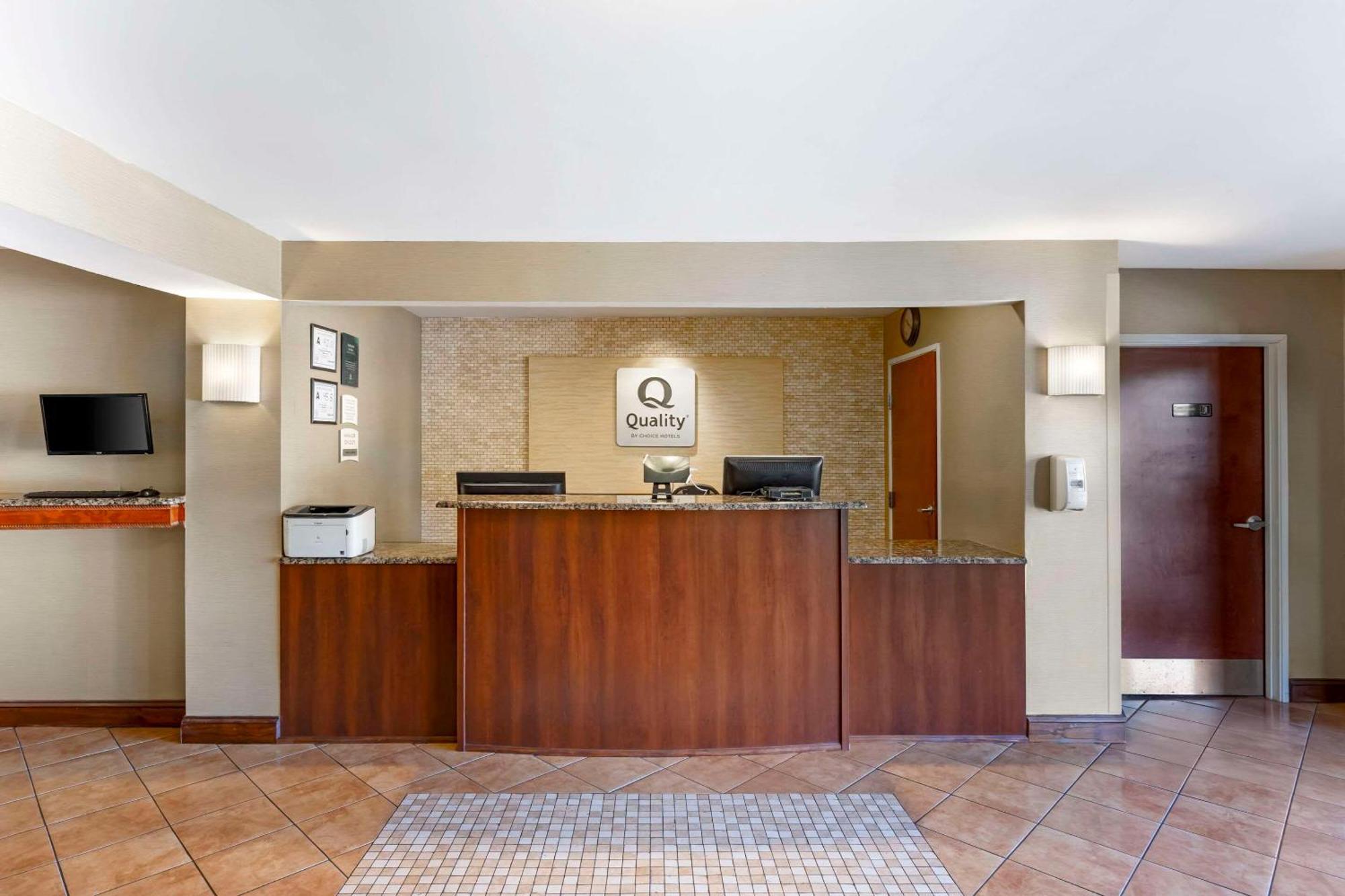 Quality Inn Raleigh Downtown Exterior photo