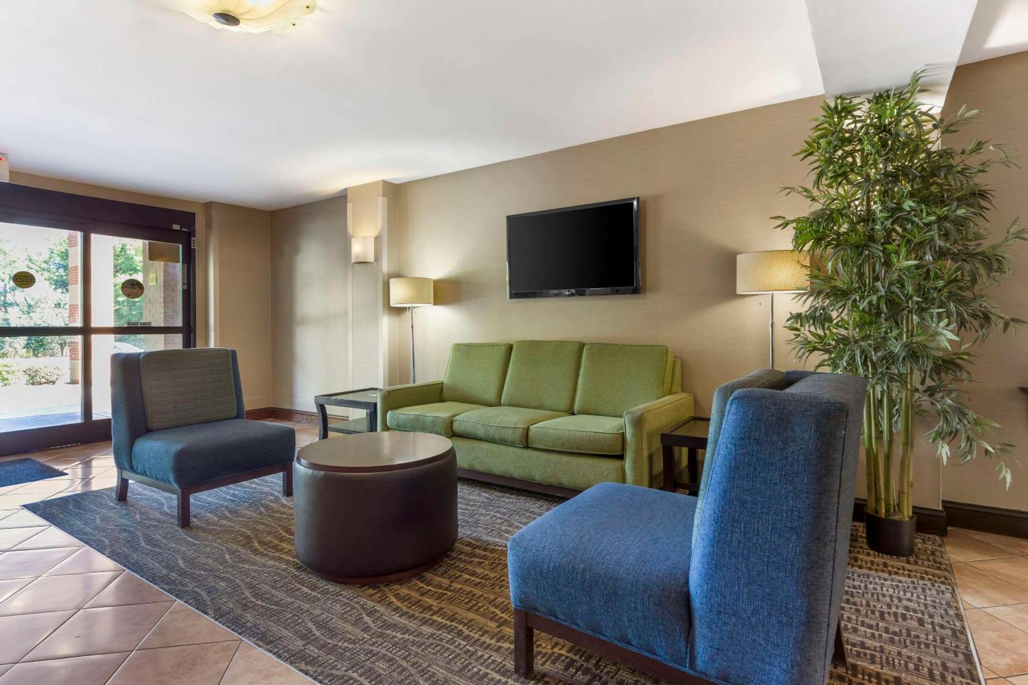 Quality Inn Raleigh Downtown Exterior photo